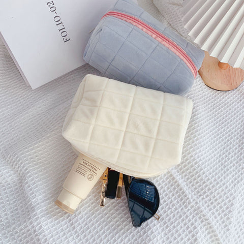 Winley™ LuxeTrek™ -  Velvet Cosmetic bag
