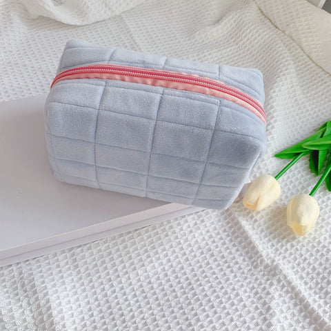 Winley™ LuxeTrek™ -  Velvet Cosmetic bag