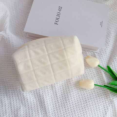 Winley™ LuxeTrek™ -  Velvet Cosmetic bag